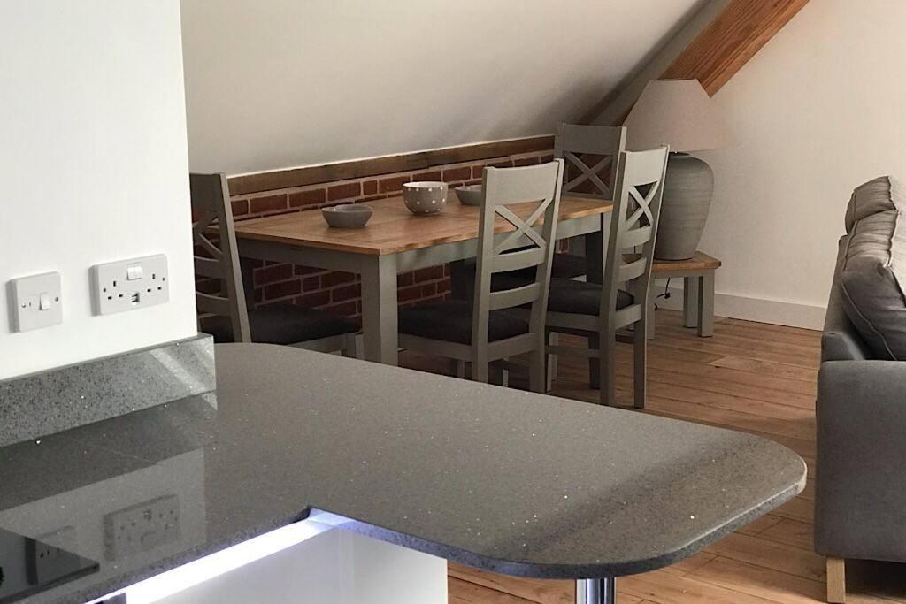 Beautiful Rural Apt, Walking Distance To Three Choirs Vineyard/Brassiere Gloucestershire Apartman Newent Kültér fotó